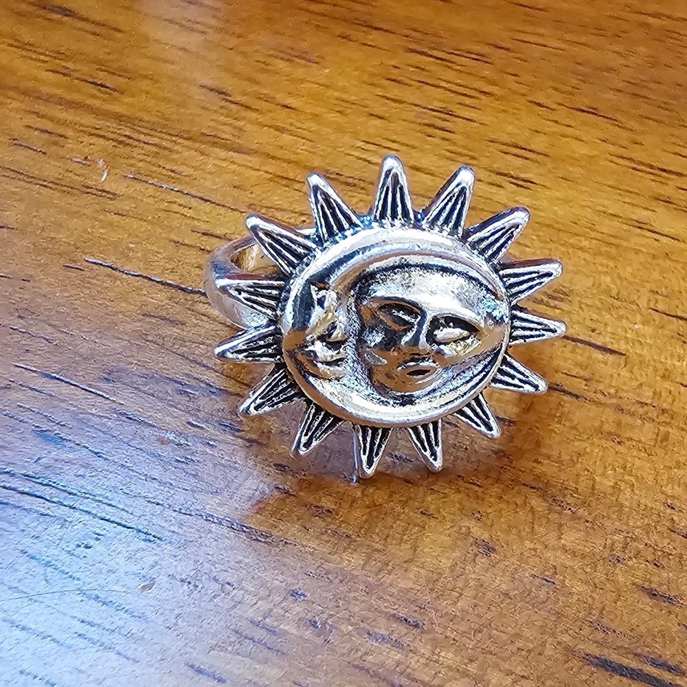 Beautiful Sun and Moon Celestial Balance Ring Size 7 & Size 7.5 NWOT